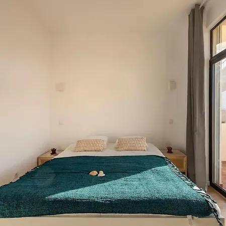 Boho 2nd Line Apartment *